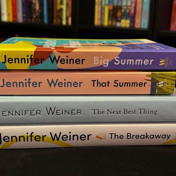 📚 For Sale: Jennifer Weiner Book Bundle (4 Total) 📚 - Picture 1 of 10